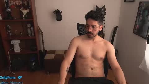 Snapshot of lobito_blanco97 chatting on October 24, 4:14 pm Lobito blanco Thefckingwolf main account online show from October 24, 4:14 pm