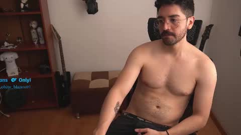 Snapshot of lobito_blanco97 chatting on October 27, 5:50 pm Lobito blanco Thefckingwolf main account online show from October 27, 5:50 pm