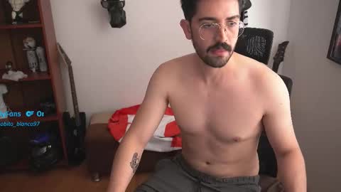 Snapshot of lobito_blanco97 chatting on October 31, 5:03 pm Lobito blanco Thefckingwolf main account online show from October 31, 5:03 pm