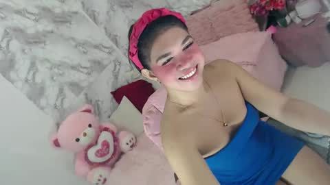 Thea online show from November 24, 8:52 pm