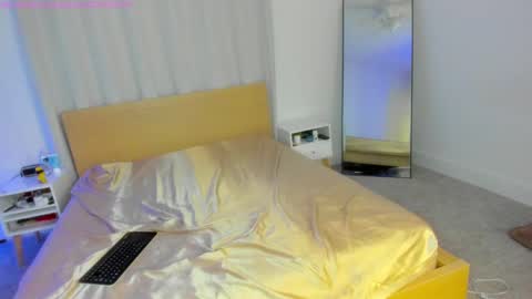 Snapshot of lodaddy_gets_dirty chatting on February 25, 5:52 am lolo 3 online show from February 25, 5:52 am