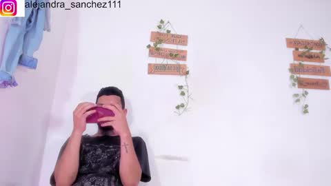 logan_cathateja999 online show from March 22, 6:44 pm