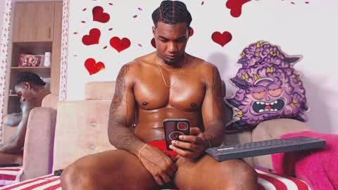 Snapshot of logan_drakex chatting on May 15, 11:01 pm LOGAN DRAKE online show from May 15, 11:01 pm