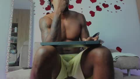 Snapshot of logan_drakex chatting on June 8, 9:26 pm LOGAN DRAKE online show from June 8, 9:26 pm