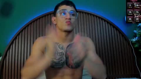 Snapshot of logan_griffin chatting on October 29, 4:04 am logan_griffin online show from October 29, 4:04 am