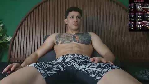 logan_griffin online show from December 20, 6:20 am