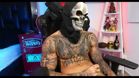 Snapshot of logan_hugh8 chatting on December 19, 11:57 pm logan_hugh8 online show from December 19, 11:57 pm