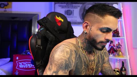 Snapshot of logan_hugh8 chatting on December 21, 1:32 pm logan_hugh8 online show from December 21, 1:32 pm