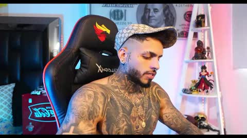 Snapshot of logan_hugh8 chatting on February 22, 9:04 pm logan_hugh8 online show from February 22, 9:04 pm