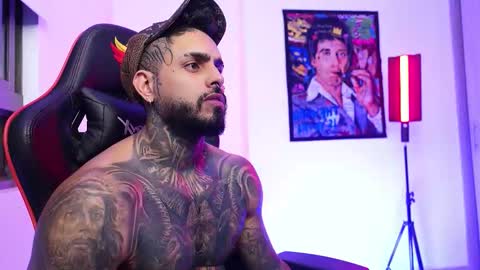 Snapshot of logan_hugh8 chatting on November 5, 6:46 am logan_hugh8 online show from November 5, 6:46 am