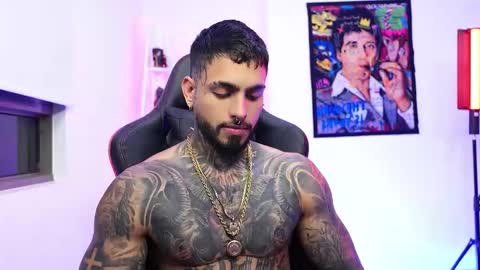 Snapshot of logan_hugh8 chatting on November 24, 3:17 am logan_hugh8 online show from November 24, 3:17 am