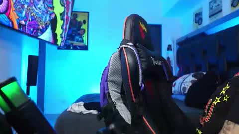 logan_hugh8 online show from February 12, 2:50 am