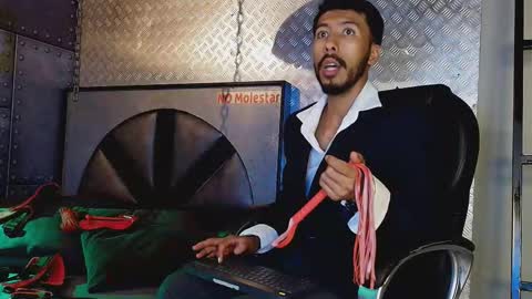 logan_mercer online show from December 4, 4:11 am