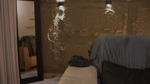 logan_varela online show from October 9, 9:18 am