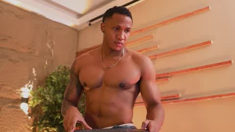 logan_varela online show from November 9, 12:42 am