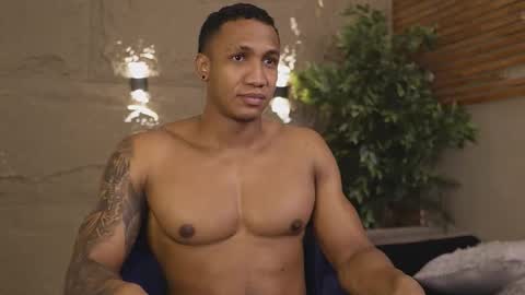 logan_varela online show from December 20, 12:23 pm