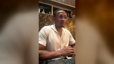 logan_varela online show from July 22, 11:13 am