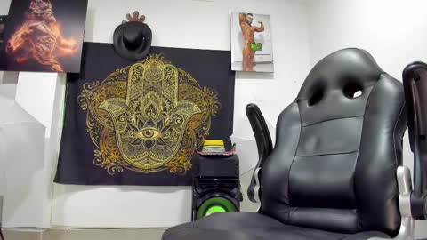 LOGAN WHITTERS online show from February 15, 11:47 pm