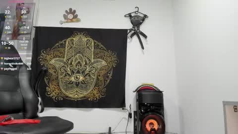 LOGAN WHITTERS online show from October 31, 11:55 am