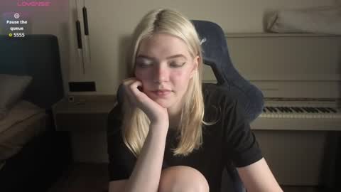 Logan and Katana online show from July 16, 4:57 pm