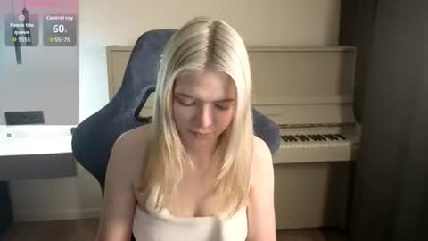 Logan and Katana online show from August 6, 6:43 pm