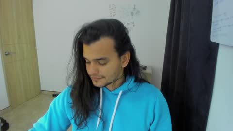 Snapshot of loganhot22 chatting on December 18, 8:42 am Logan online show from December 18, 8:42 am