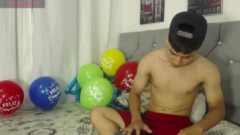 loganjhonson19 online show from March 1, 2:13 am