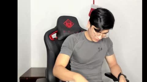 Snapshot of logannick chatting on December 13, 8:30 am Logan online show from December 13, 8:30 am