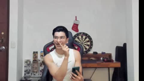 Snapshot of logannick chatting on January 20, 7:47 am Logan online show from January 20, 7:47 am