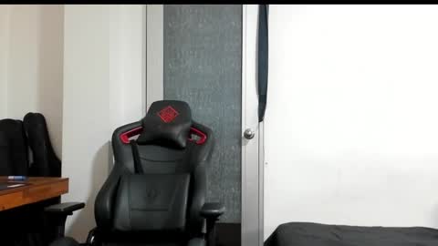 Snapshot of logannick chatting on September 17, 7:54 am Logan online show from September 17, 7:54 am