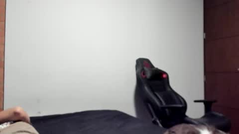 Snapshot of logannick chatting on November 10, 8:57 am Logan online show from November 10, 8:57 am