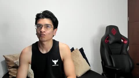 Snapshot of logannick chatting on November 14, 8:35 am Logan online show from November 14, 8:35 am