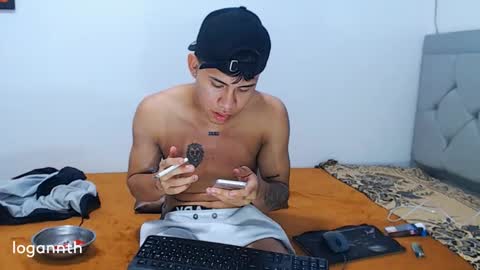 Snapshot of logannthh chatting on December 14, 10:34 am logannthh online show from December 14, 10:34 am