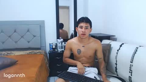 logannthh online show from December 17, 7:07 am