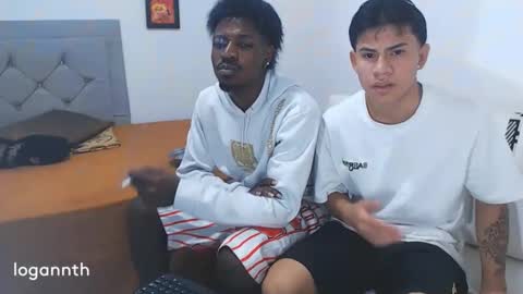 Snapshot of logannthh chatting on December 30, 7:53 pm logannthh online show from December 30, 7:53 pm