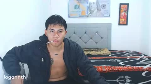 Snapshot of logannthh chatting on January 5, 5:09 pm logannthh online show from January 5, 5:09 pm