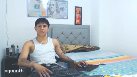 Snapshot of logannthh chatting on January 25, 4:02 am logannthh online show from January 25, 4:02 am