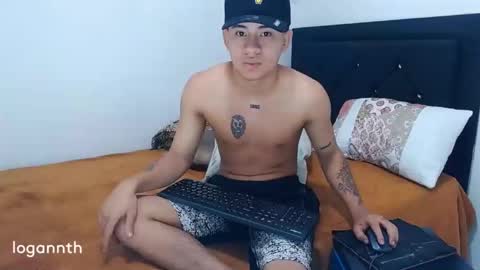 Snapshot of logannthh chatting on February 14, 2:18 am logannthh online show from February 14, 2:18 am