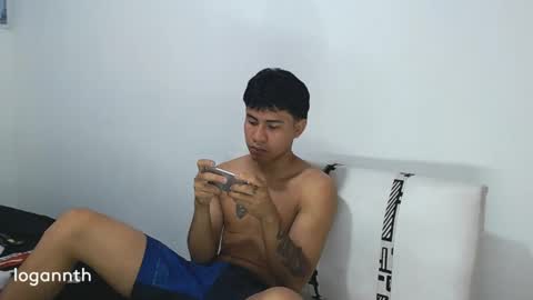 Snapshot of logannthh chatting on March 9, 1:37 pm logannthh online show from March 9, 1:37 pm