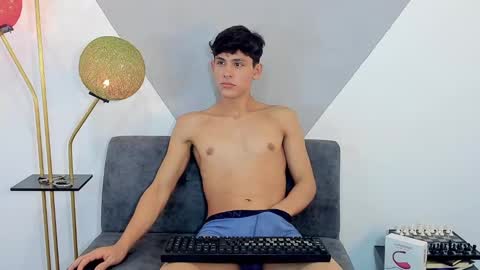 loganoficialx online show from December 4, 10:46 am