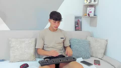 loganoficialx online show from January 26, 7:10 am