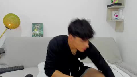 loganoficialx online show from November 9, 2:04 pm