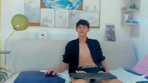 loganoficialx online show from June 19, 6:56 pm