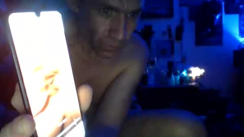 Snapshot of loganpax chatting on November 2, 6:05 am loganpax online show from November 2, 6:05 am