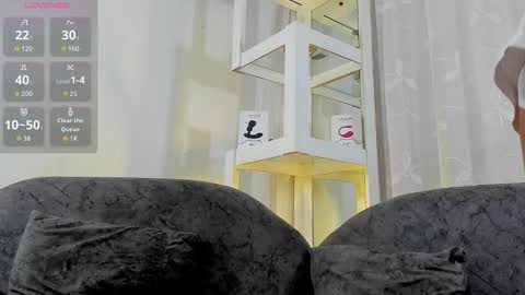 Snapshot of logantwink18 chatting on September 16, 2:40 pm logantwink18 online show from September 16, 2:40 pm