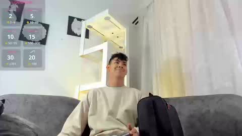 Snapshot of logantwink18 chatting on September 17, 1:13 pm logantwink18 online show from September 17, 1:13 pm