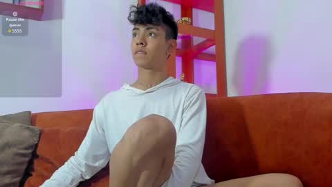 Snapshot of logantwink18 chatting on September 20, 9:38 pm logantwink18 online show from September 20, 9:38 pm