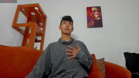 Snapshot of logantwink18 chatting on September 21, 11:45 am logantwink18 online show from September 21, 11:45 am