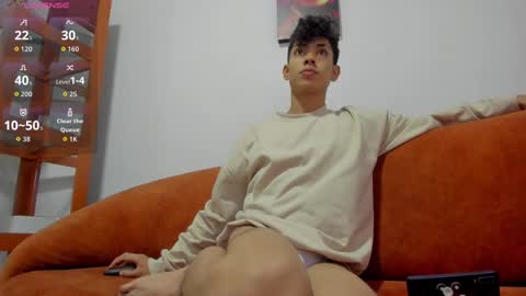 Snapshot of logantwink18 chatting on October 16, 11:11 am logantwink18 online show from October 16, 11:11 am