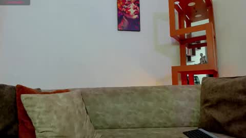 logantwink18 online show from December 21, 11:01 pm